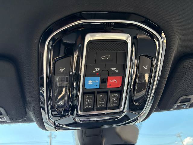 Used 2023 Jeep Grand Cherokee Limited AWD/4WD image 28