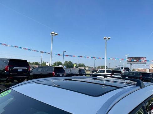 Used 2025 Toyota Highlander Platinum AWD/4WD image 9