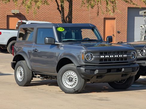New 2025 Ford Bronco image 2