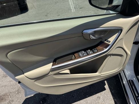 Used 2015 Volvo S60 T5 Premier image 11