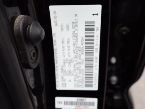 Used 2020 Toyota Tacoma SR5 w/ SR5 Appearance Package (SM) RWD image 46