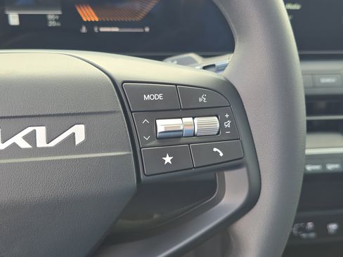 New 2026 Kia K4 FWD image 30