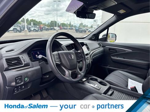 Used 2023 Honda Passport TrailSport image 2