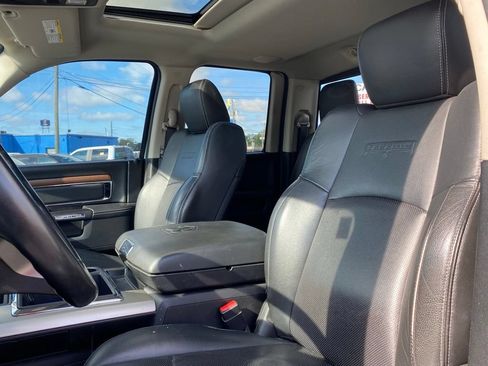 Used 2015 RAM 1500 Laramie w/ Convenience Group AWD/4WD image 11