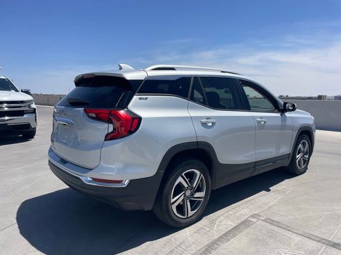 Used 2019 GMC Terrain SLT FWD image 2