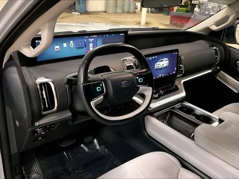 Certified 2025 Ford Expedition Max Platinum AWD/4WD image 13