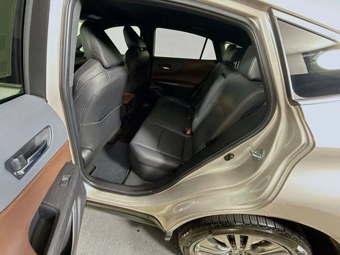 Used 2024 Toyota Venza XLE AWD/4WD image 22