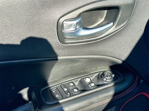 Used 2020 Jeep Compass Trailhawk image 17