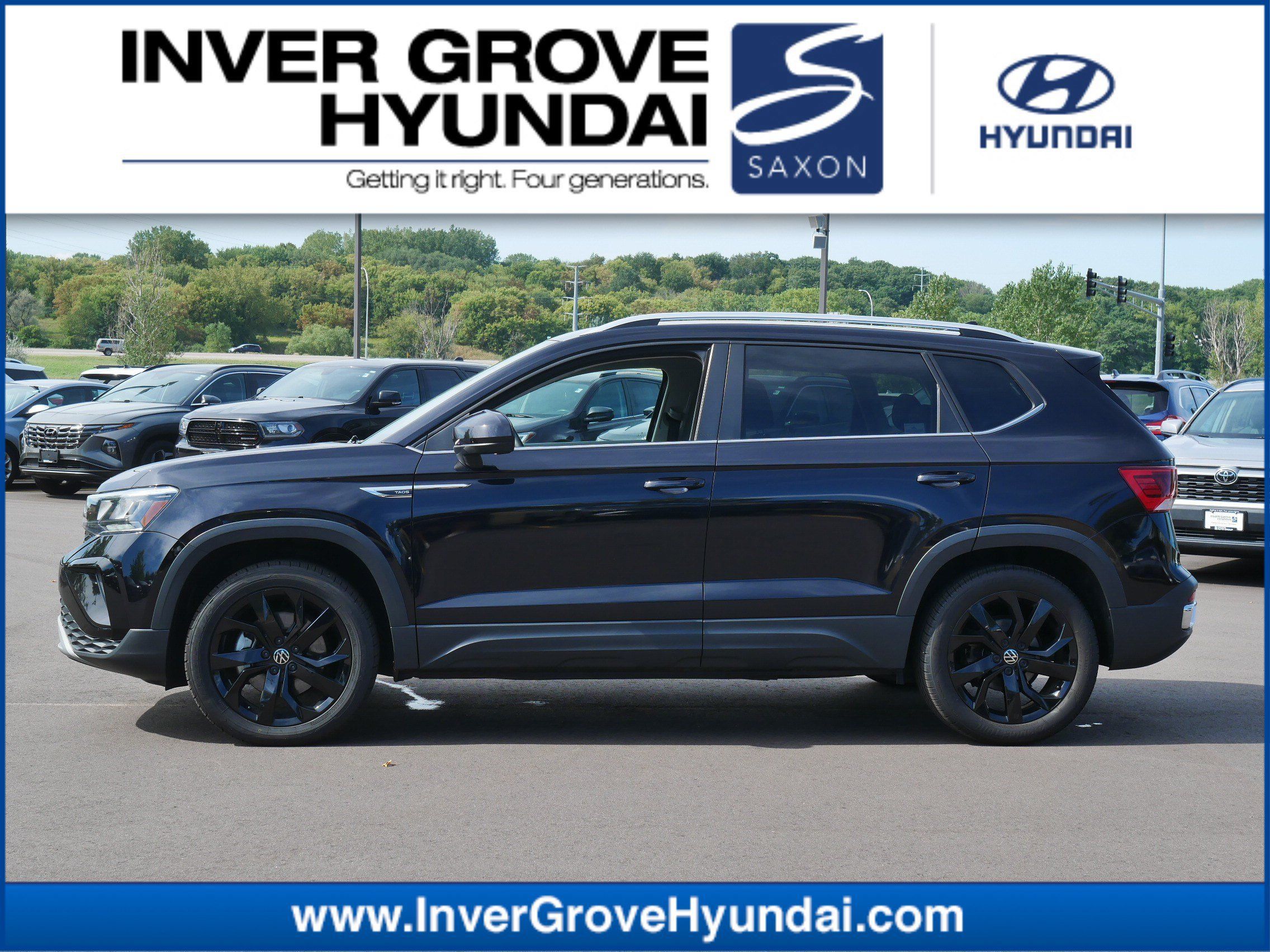 Used 2023 Volkswagen Taos SE w/ Panoramic Sunroof Package AWD/4WD image 1