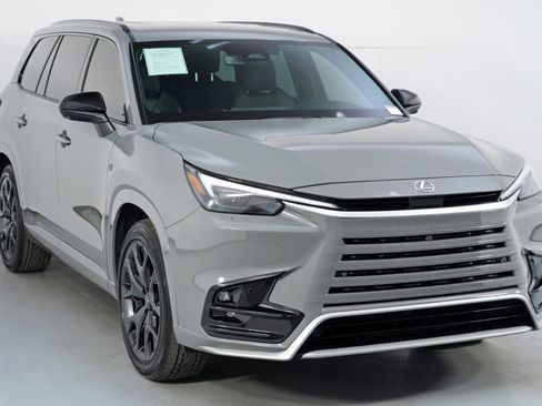 Used 2025 Lexus TX 500h AWD w/ Technology Package image 55