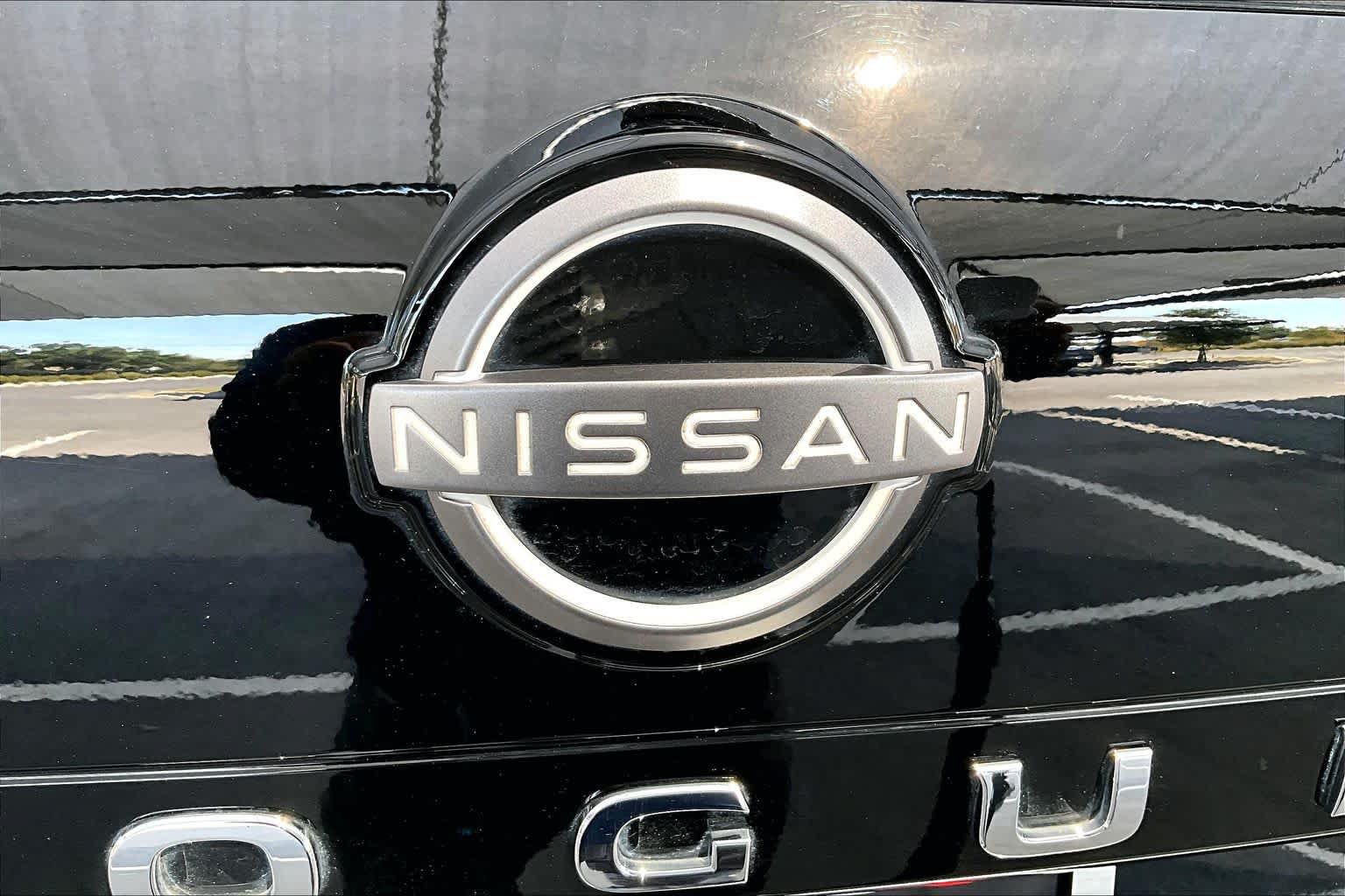 Used 2023 Nissan Rogue SV FWD image 31
