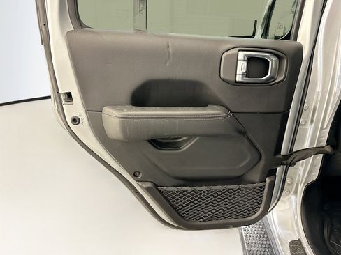 Used 2023 Jeep Wrangler Sahara w/ Cold Weather Group image 27