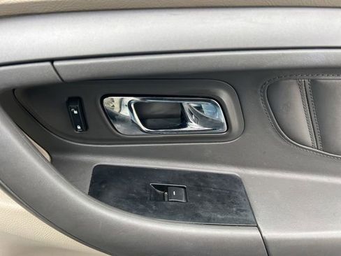 Used 2011 Ford Taurus SEL w/ 201A Rapid Spec Order Code image 28