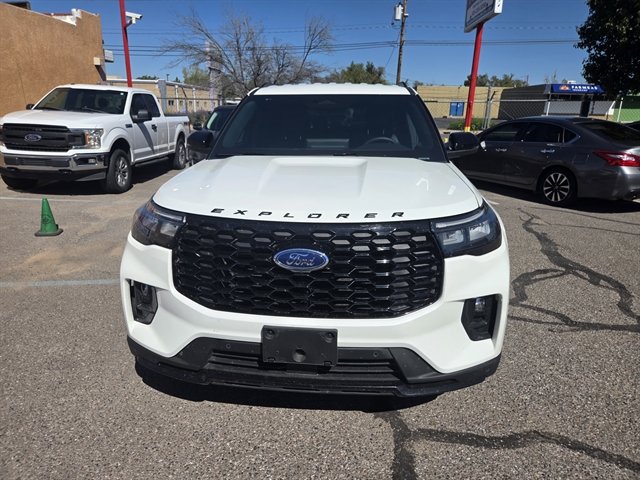 Used 2026 Ford Explorer ST-Line w/ ST-Line Street Pack RWD image 4