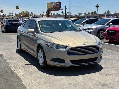 Used 2015 Ford Fusion SE FWD image 12