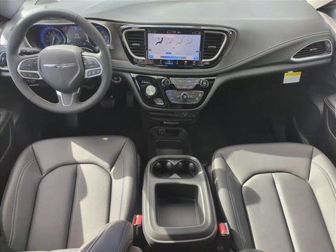 New 2026 Chrysler Pacifica Select FWD image 15