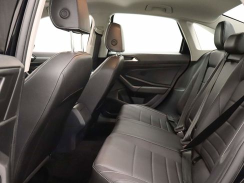 Certified 2024 Volkswagen Jetta SE image 17