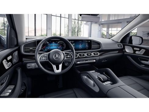 Used 2023 Mercedes-Benz GLS 450 4MATIC image 3