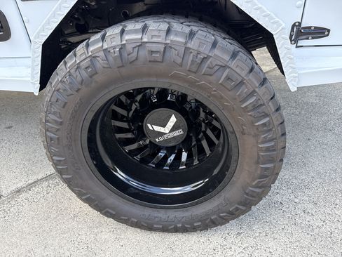 New 2026 RAM 3500 Laramie AWD/4WD image 10