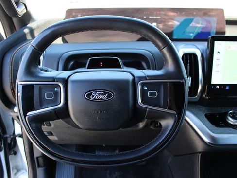 Used 2025 Ford Expedition Tremor AWD/4WD image 13