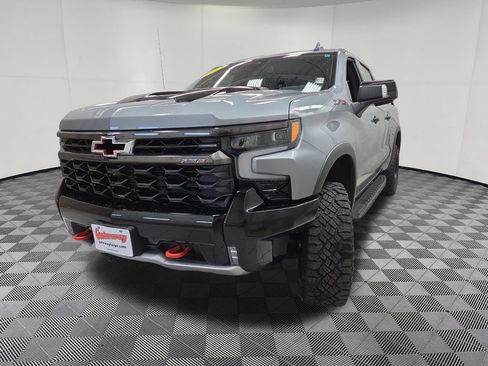 Used 2023 Chevrolet Silverado 1500 ZR2 AWD/4WD image 7