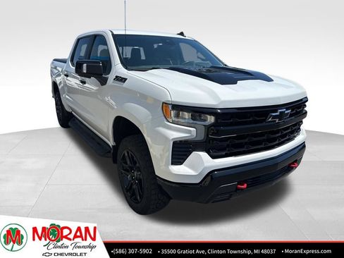 Used 2023 Chevrolet Silverado 1500 LT Trail Boss w/ LT Trail Boss Premium Package AWD/4WD image 2