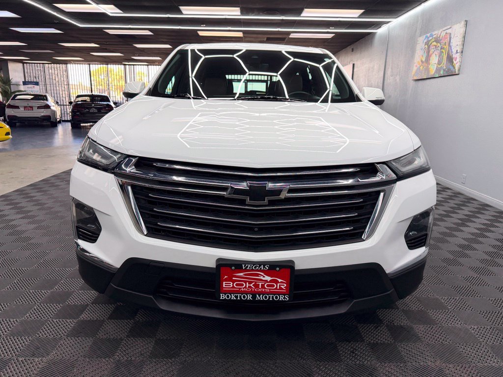 Used 2022 Chevrolet Traverse LT w/ LT Premium Package FWD image 4