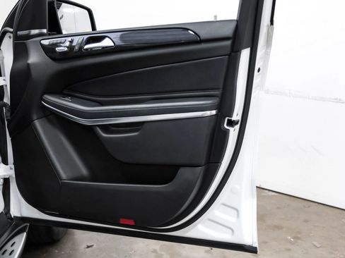 Used 2018 Mercedes-Benz GLS 550 GLS 550 4MATIC Sport Utility 4 w/ Driver Assistance Package image 39