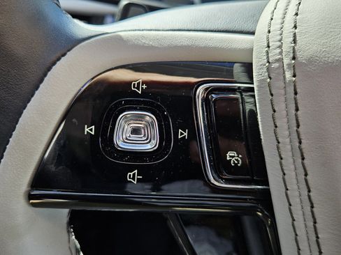 Used 2025 Lincoln Aviator Reserve image 24