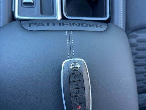 New 2025 Nissan Pathfinder SV image 19