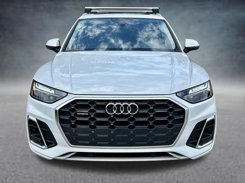 Used 2023 Audi Q5 2.0T Premium w/ Convenience Package AWD/4WD image 2