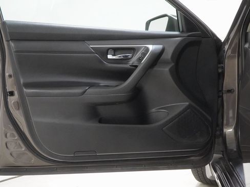 Used 2015 Nissan Altima 2.5 S w/ Power Driver Seat Package FWD image 18