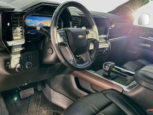 Used 2024 Chevrolet Silverado 1500 High Country w/ Technology Package AWD/4WD image 7