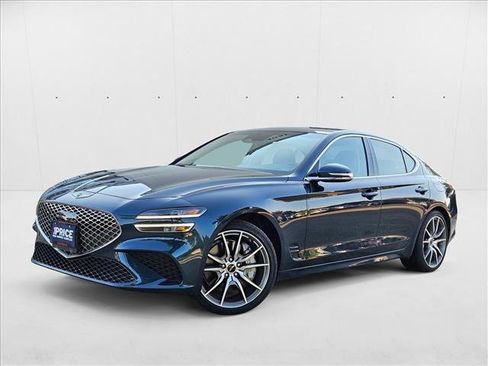 Used 2025 Genesis G70 2.5T image 1