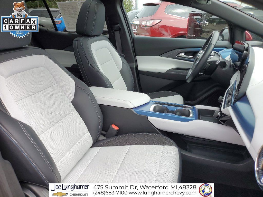 Used 2025 Chevrolet Equinox EV LT w/ Convenience Package FWD image 28