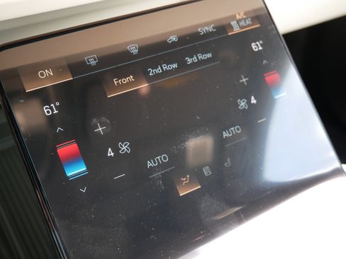 New 2026 Cadillac Vistiq Sport w/ LPO, Floor Liner Package AWD/4WD image 19