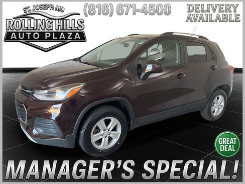 Used 2021 Chevrolet Trax LT AWD/4WD image 1