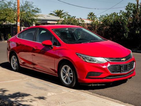 Used 2017 Chevrolet Cruze LT FWD image 7