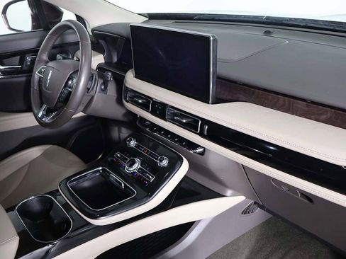 Used 2022 Lincoln Nautilus Reserve w/ Luxury Package image 30