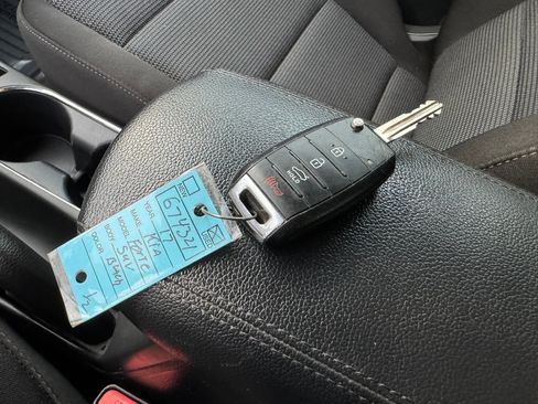 Used 2017 Kia Forte LX image 20