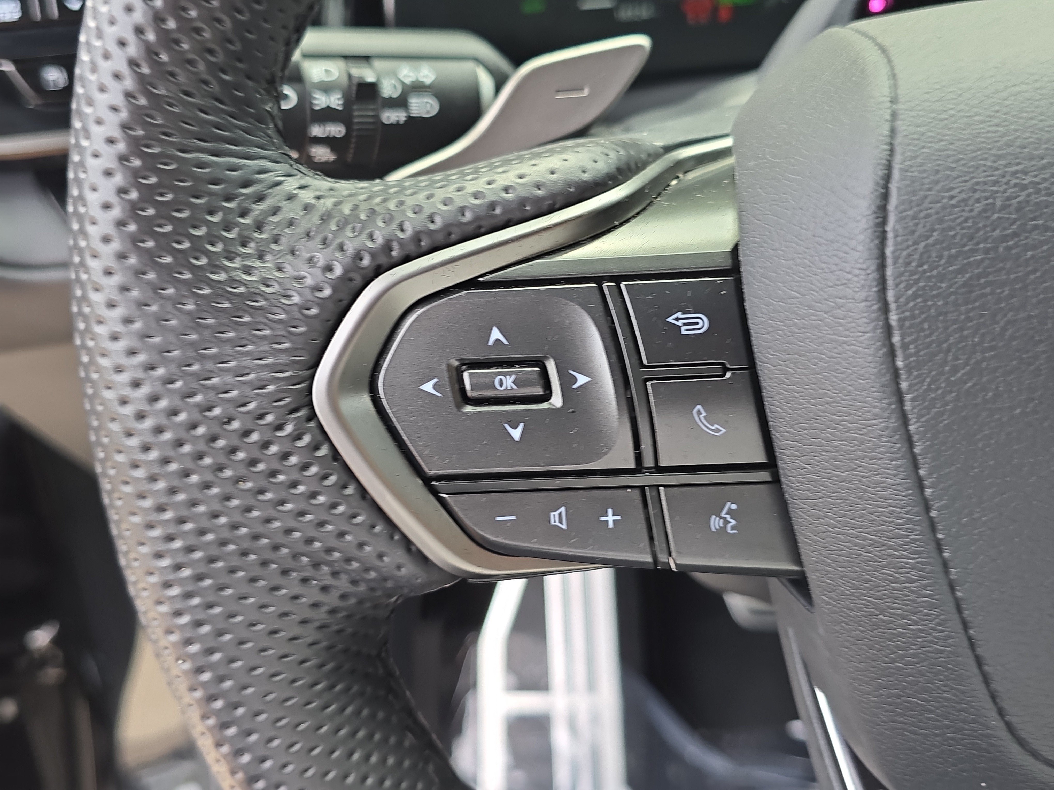Used 2025 Lexus TX 500h AWD image 30