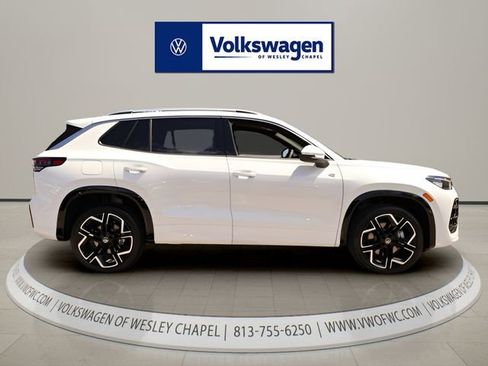 New 2026 Volkswagen Tiguan SEL R-Line AWD/4WD image 8