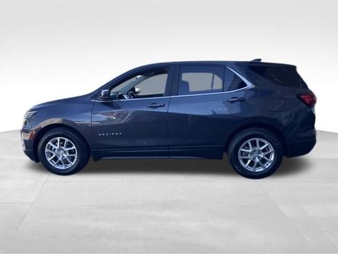 Used 2022 Chevrolet Equinox LT image 2
