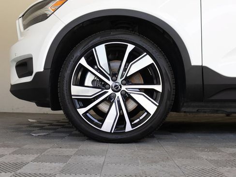 Used 2021 Volvo XC40 P8 Recharge w/ Advanced Package AWD/4WD image 9
