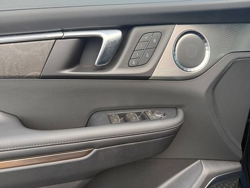 New 2026 Buick Enclave Avenir w/ Super Cruise Package FWD image 11