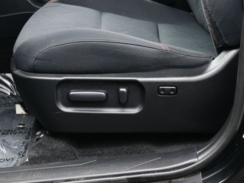 Used 2020 Toyota Tacoma TRD Sport image 12