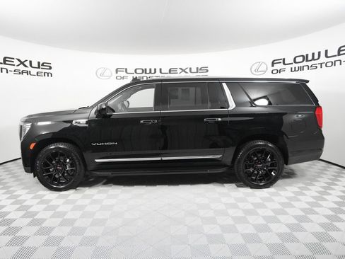 Used 2023 GMC Yukon XL SLT AWD/4WD image 4