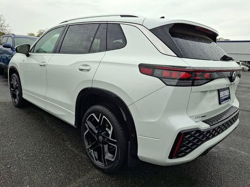 New 2026 Volkswagen Tiguan SEL R-Line image 3