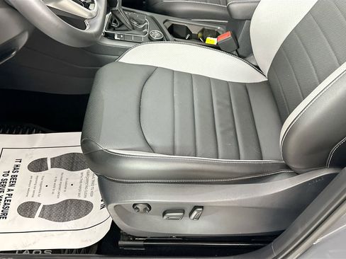 Certified 2023 Volkswagen Taos SEL image 20