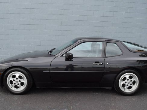 Used 1988 Porsche 944 Turbo RWD image 18